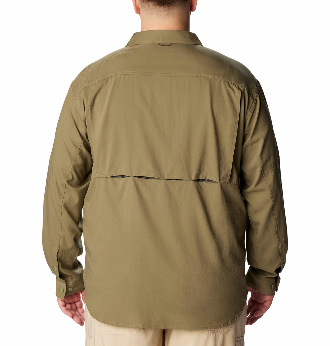 A Men Wearing Columbia Men Green Silver Ridge Utility Lite Long Sleeve (Sun Protection)