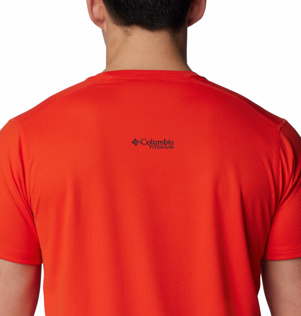 A Men Wearing Columbia Men Orange Summit Valley SS Crew (Sun Protection)