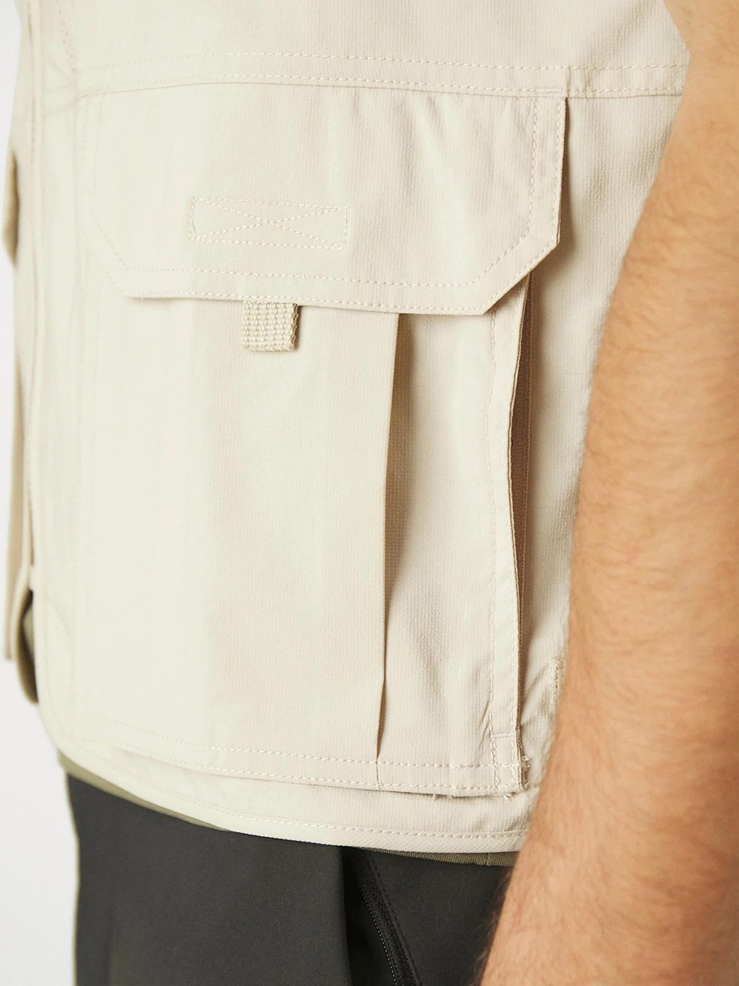 A Men Wearing Columbia Men Brown Silver Ridge Utility Vest (Sun Protection)