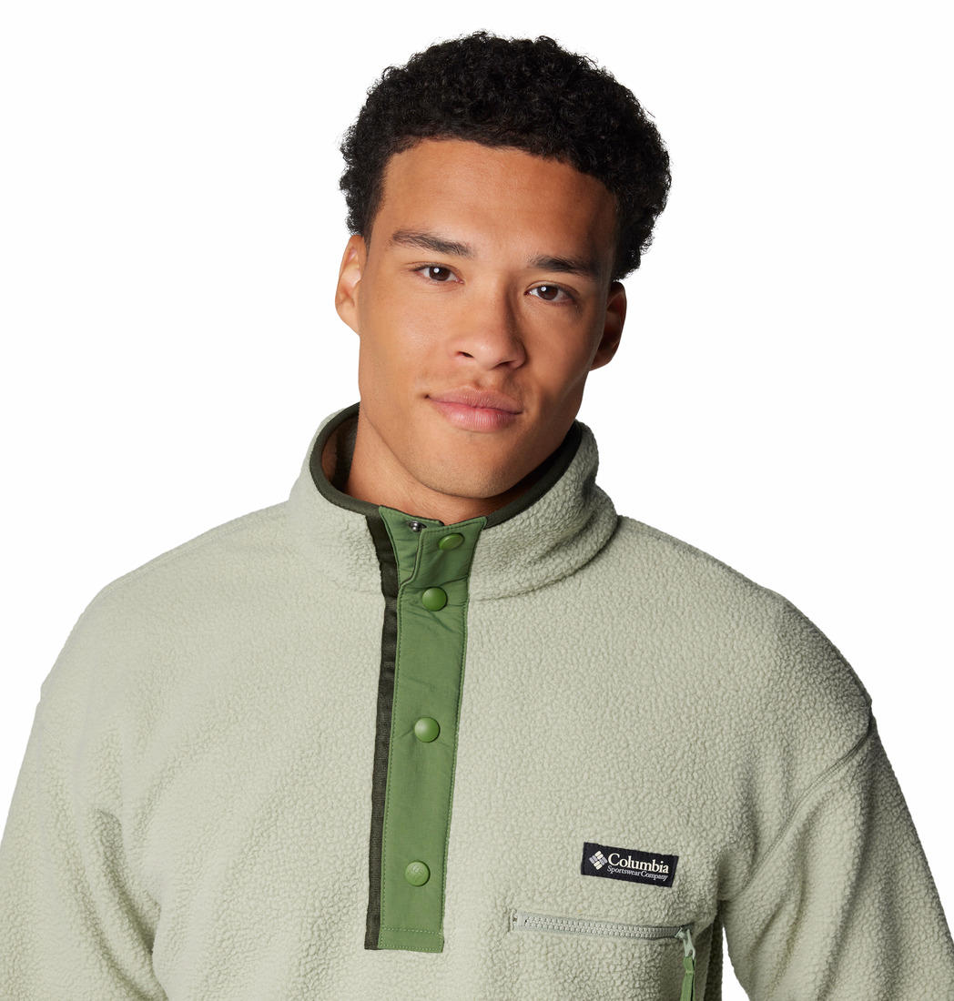 A Men Wearing Columbia Men Green Helvetia II Half Snap Fleece