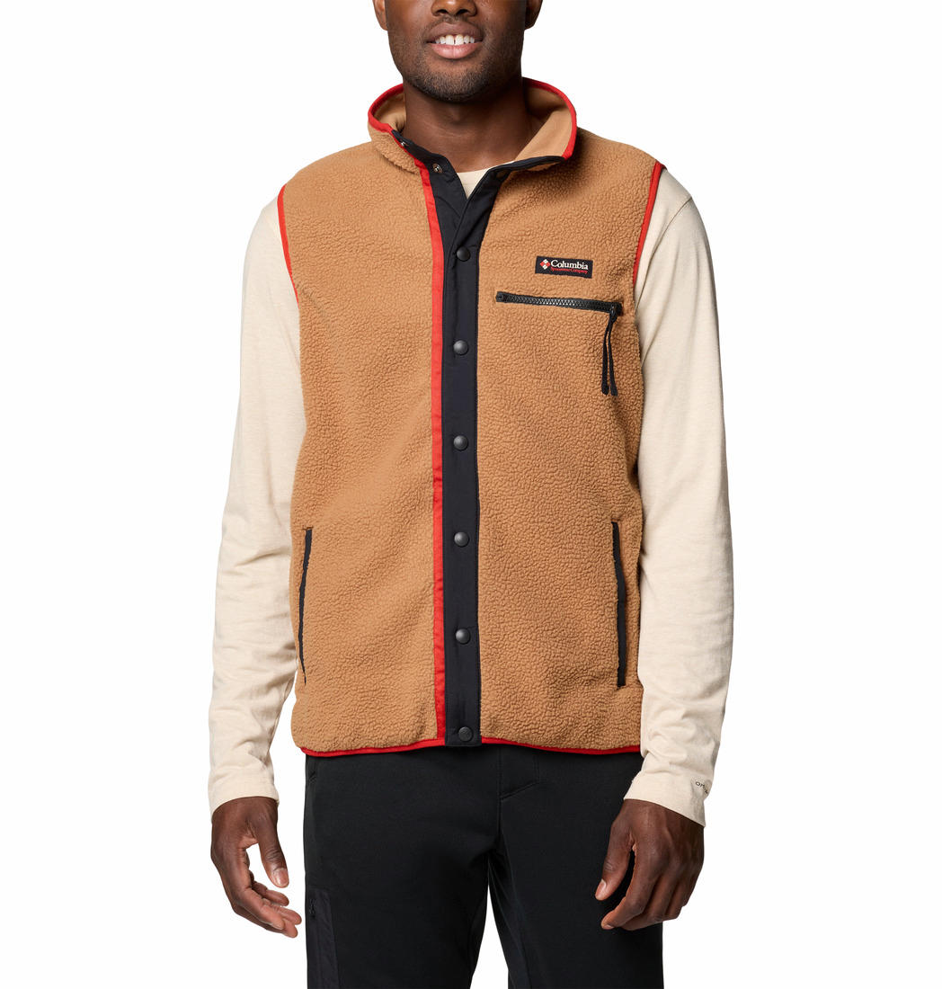 A Men Wearing Columbia Men Brown Helvetia II Vest