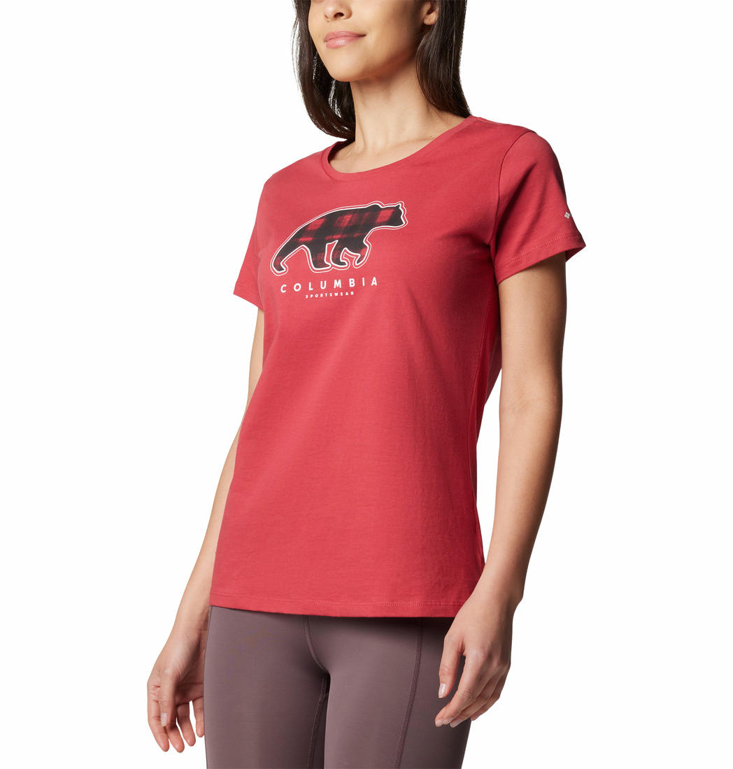 A Women Wearing Columbia Women Red Daisy Days SS Graphic Tee
