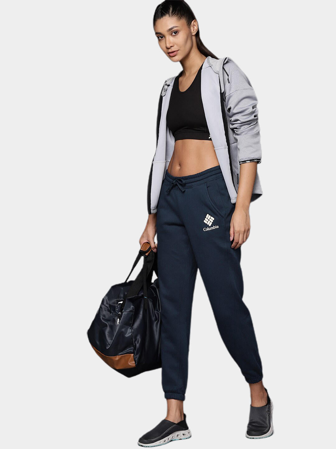 A Women Wearing Columbia Women Blue Columbia Trek Jogger