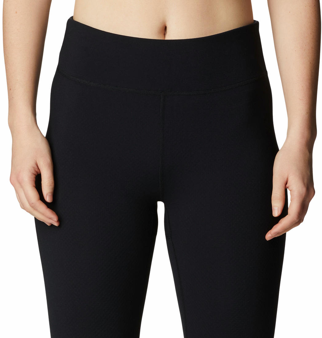 A Women Wearing Columbia Women Black W Omni-Heat Infinity Tight (Non Returnable)
