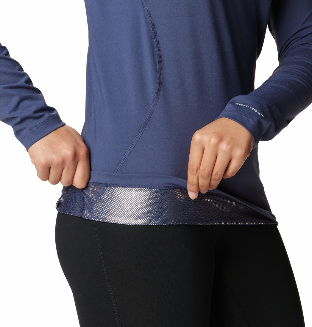 A Women Wearing Columbia Women Navy Blue Midweight Stretch Long Sleeve Top (Non Returnable)