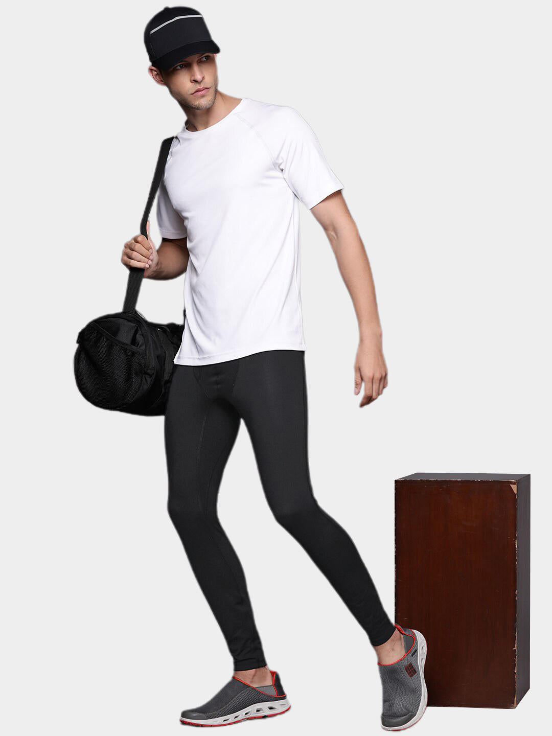 Columbia Men Black Midweight Stretch Tight (Non Returnable
