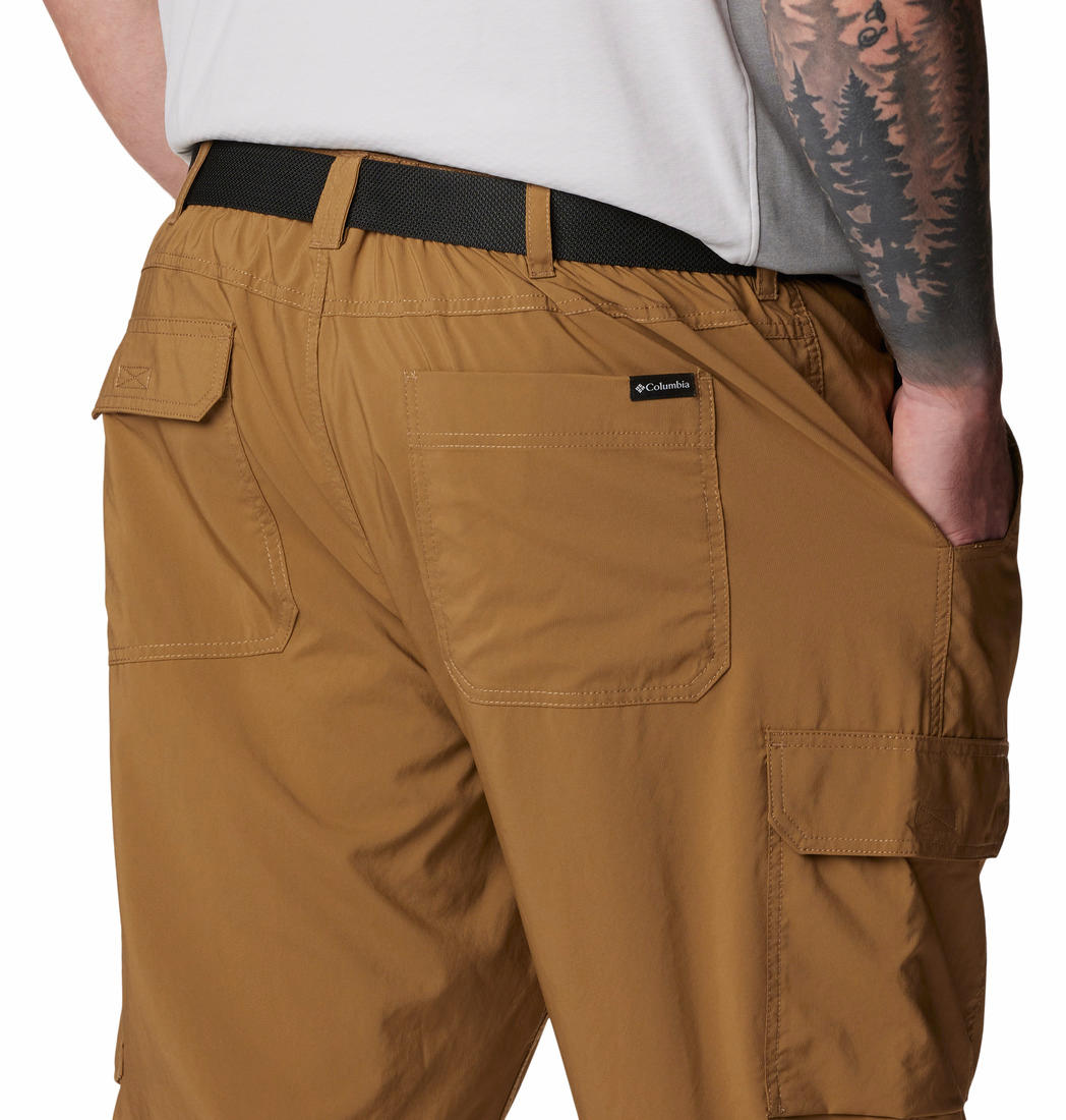 A Men Wearing Columbia Men Brown Silver Ridge Utility Pant (Sun Protection)