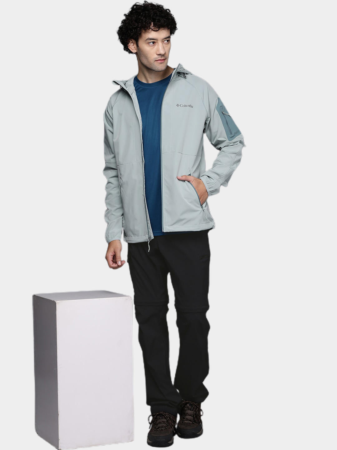 A Men Wearing Columbia Men Black Newton Ridge Convertible Pant (Sun Protection)