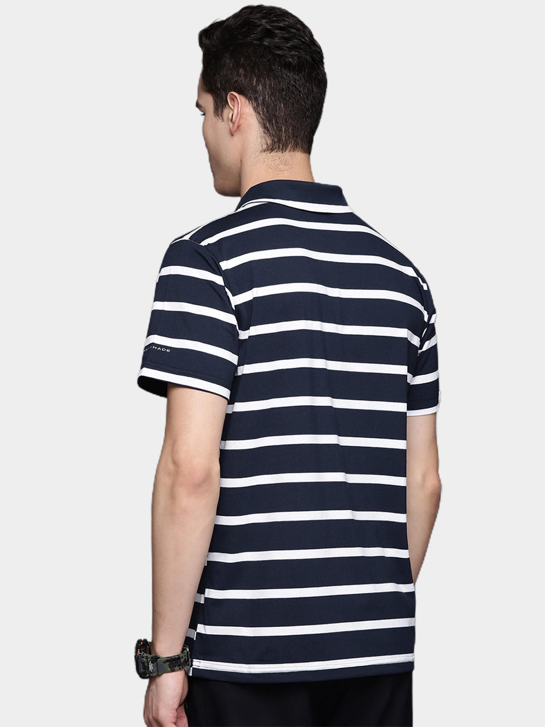 A Men Wearing Columbia Men Blue Sun Trek Polo (Sun Protection)