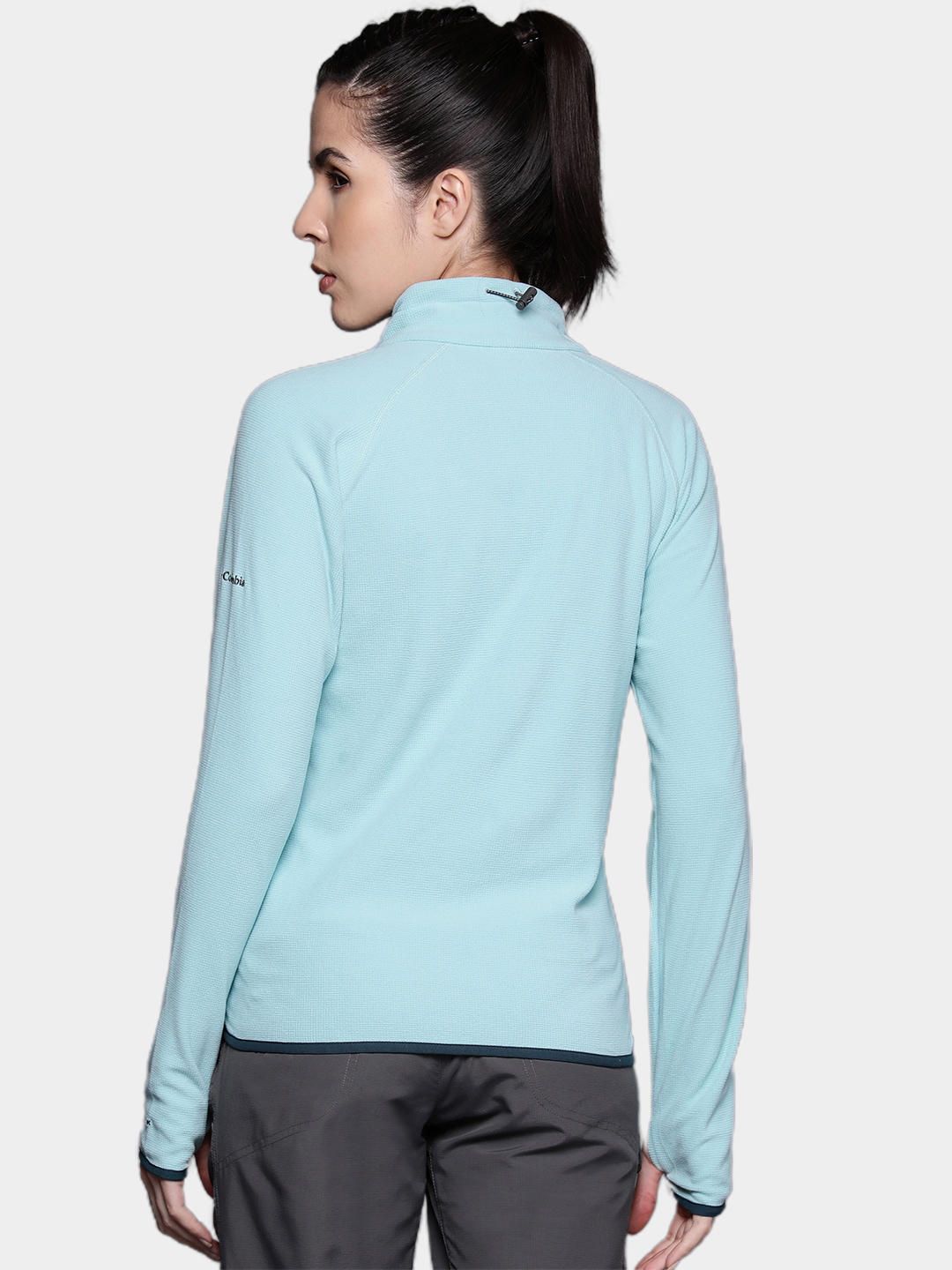 A Women Wearing Columbia Women Blue Back Beauty Full Zip