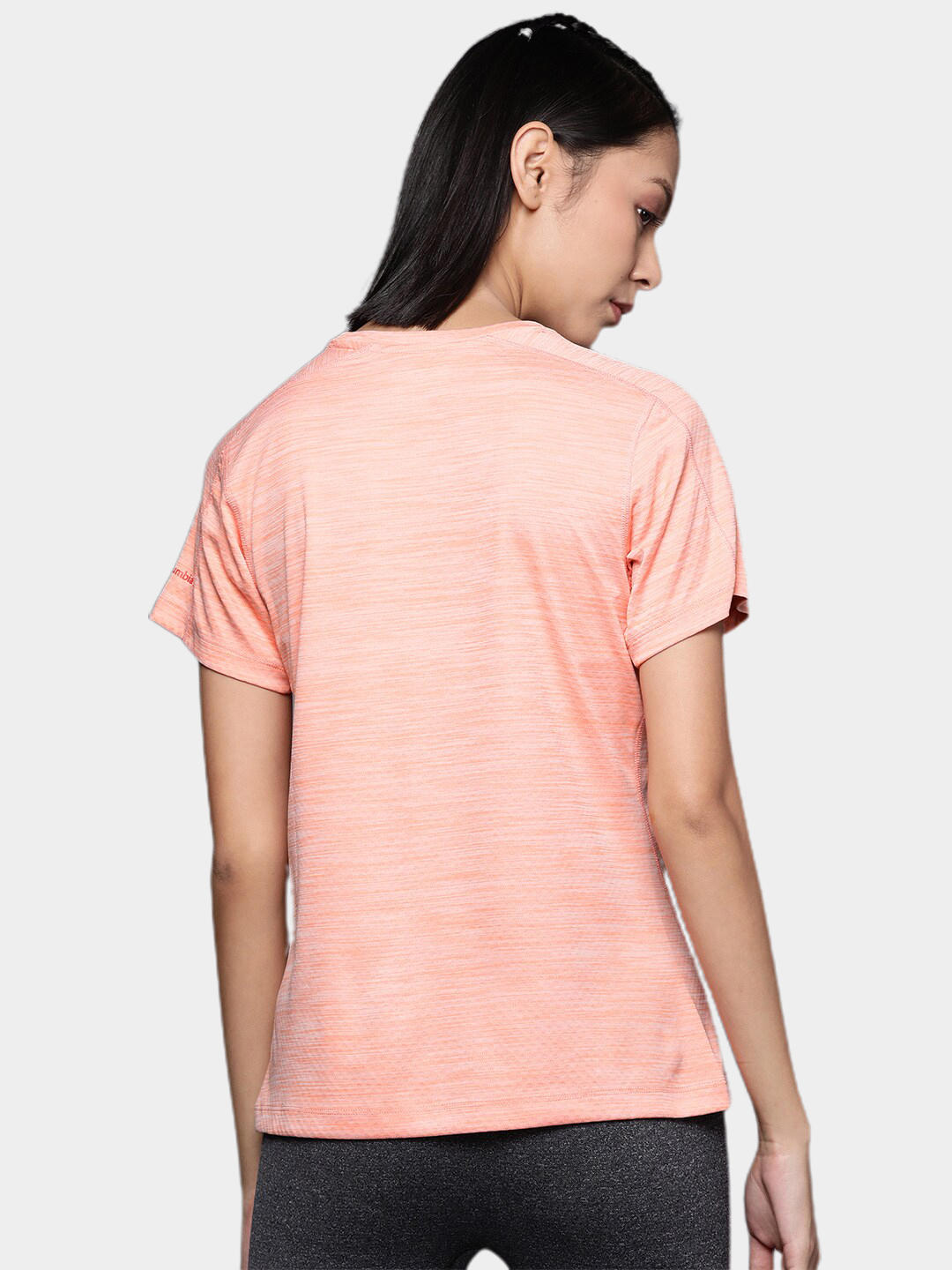 A Women Wearing Columbia Women Peach W Zero Rules Graphic Crew (Sun Protection)