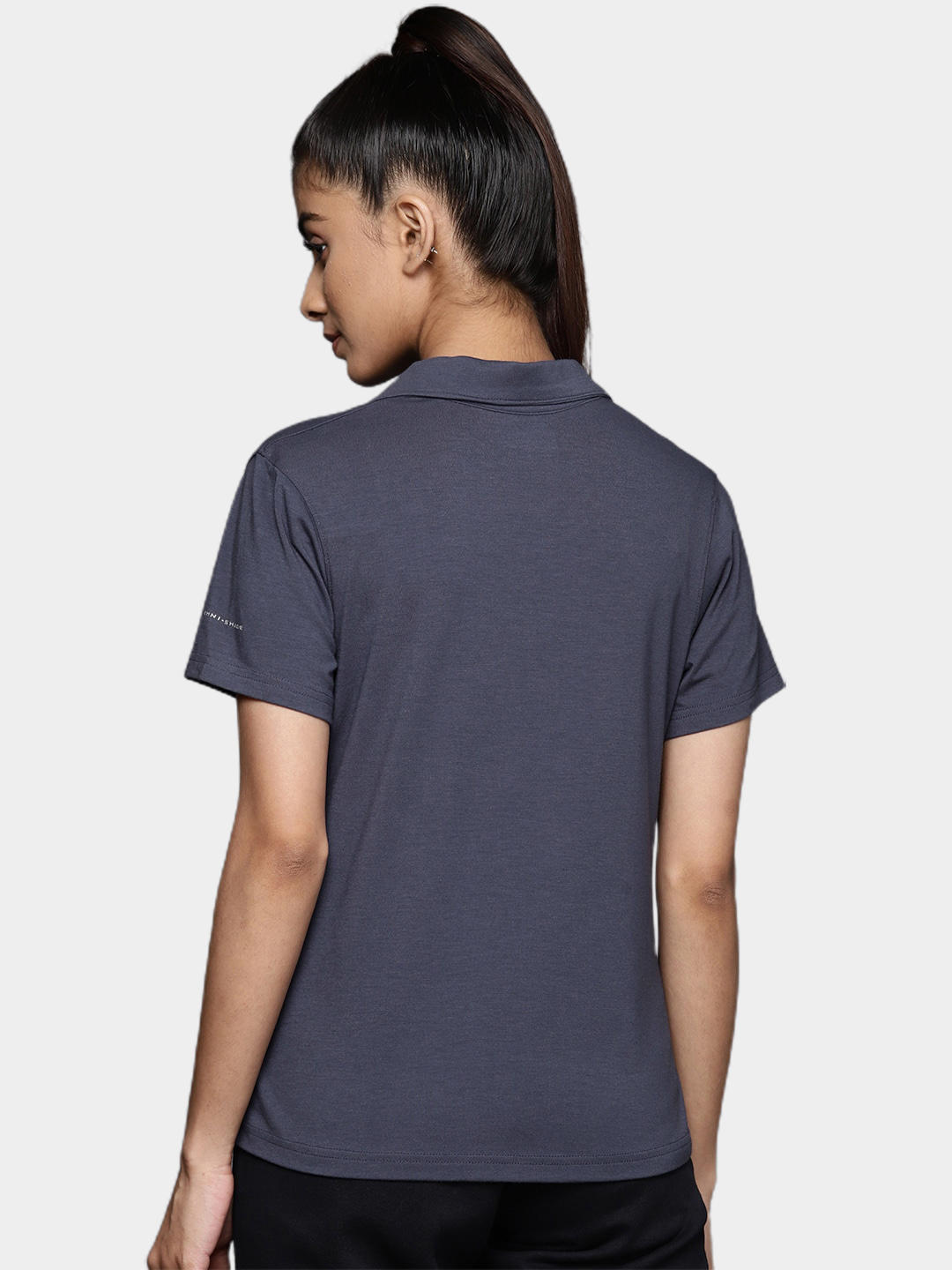 A Women Wearing Columbia Women Navy Blue W Sun Trek Polo (Sun Protection)