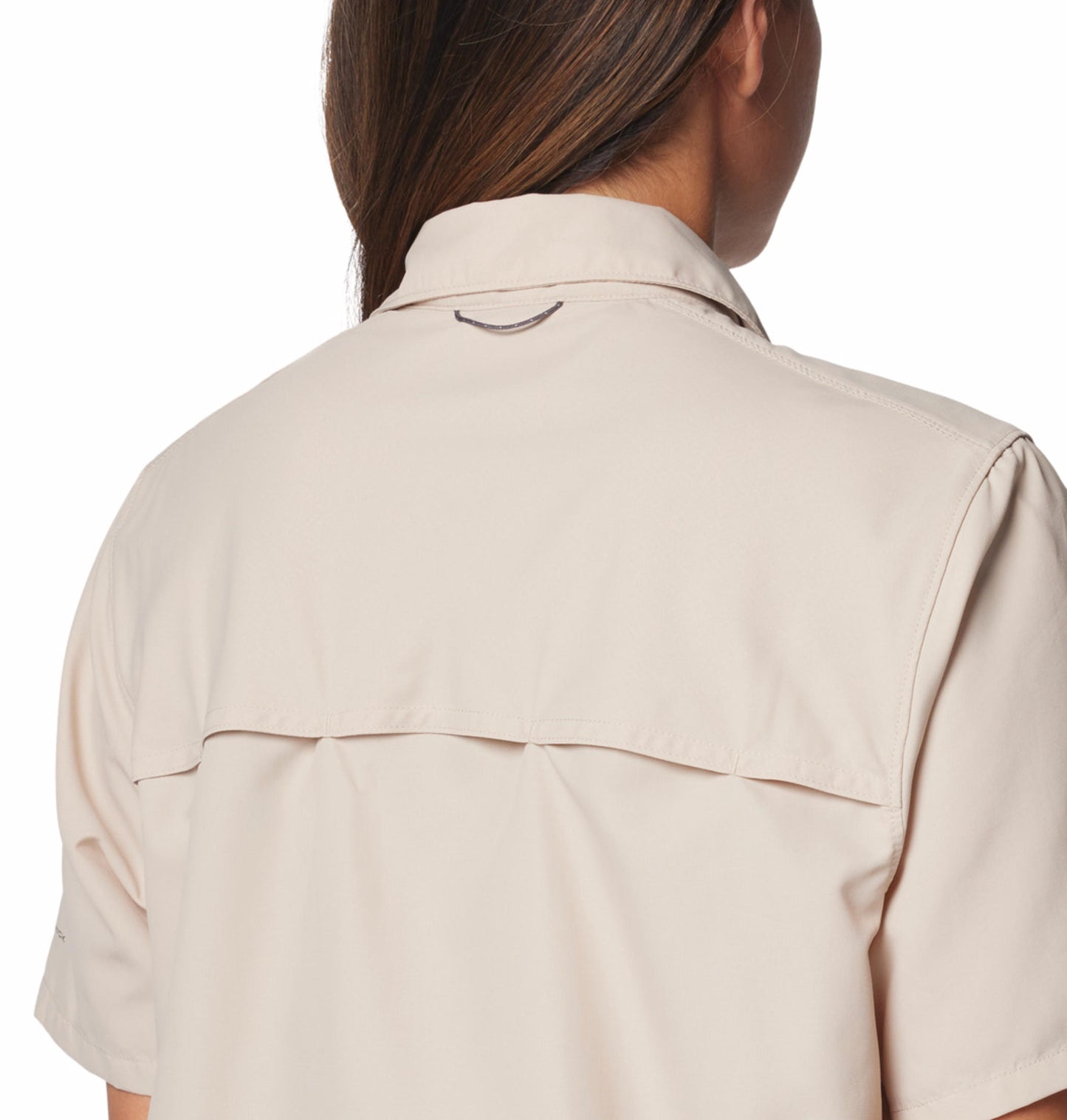 A Women Wearing Columbia Women Brown Silver Ridge 3.0 SS (Sun Protection)