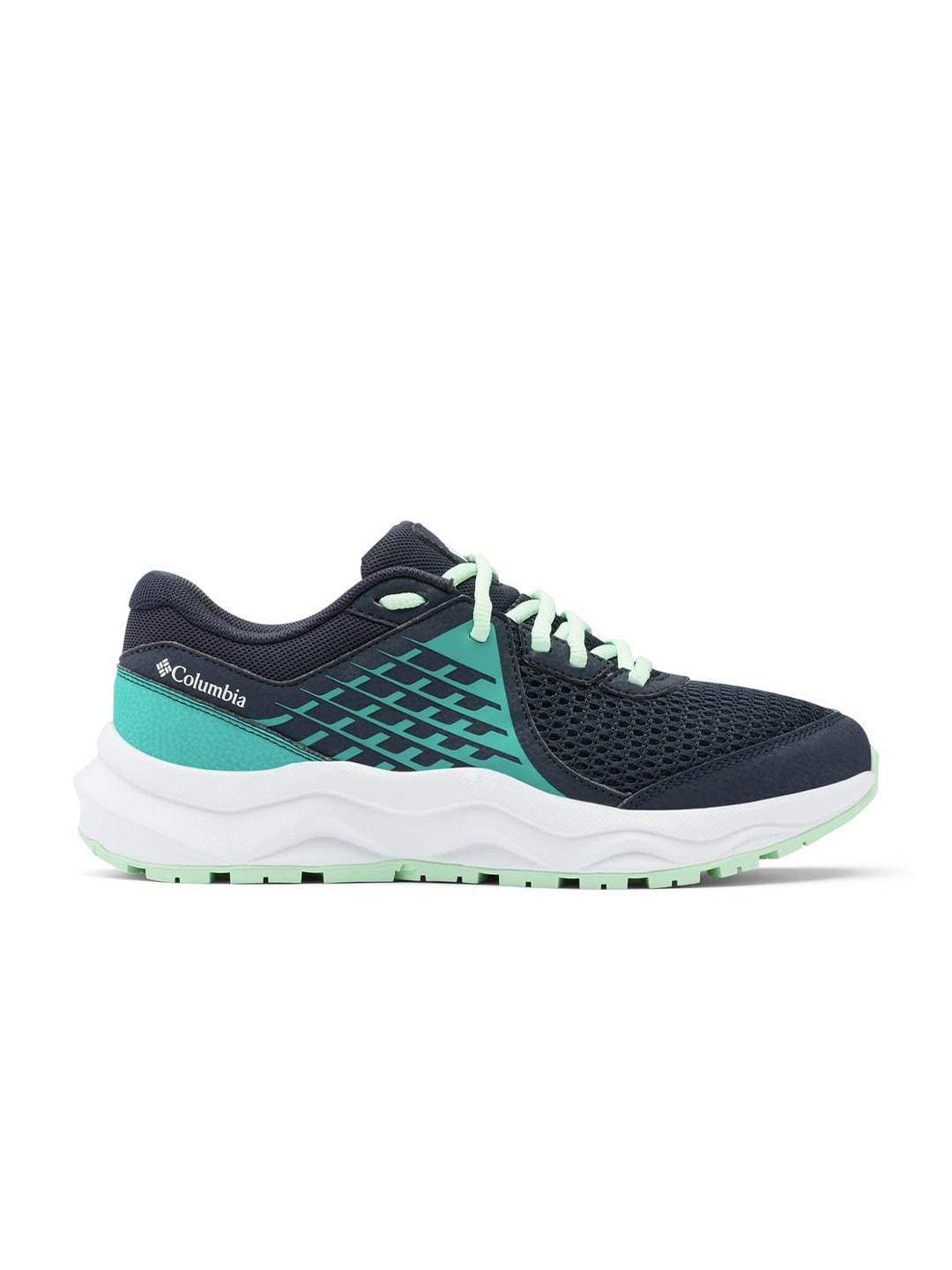 A Women Wearing Columbia Women Navy Blue TRAILSTORM BEYOND