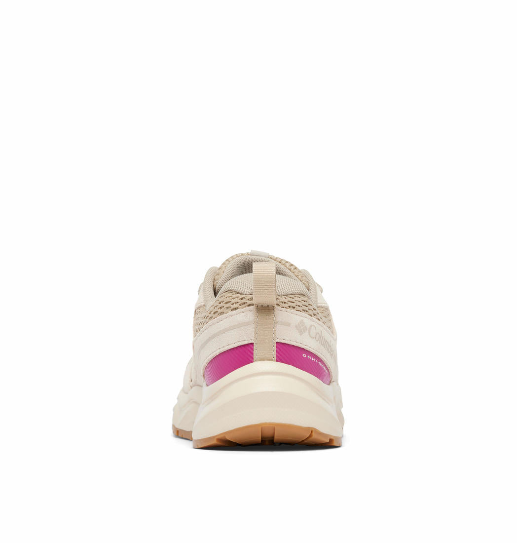A Women Wearing Columbia Women Brown PLATEAU VENTURE