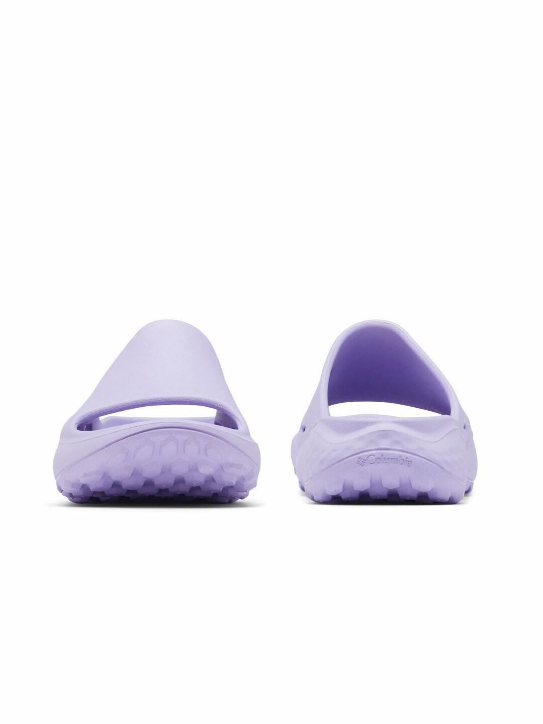 A Women Wearing Columbia Women Purple THRIVE REVIVE