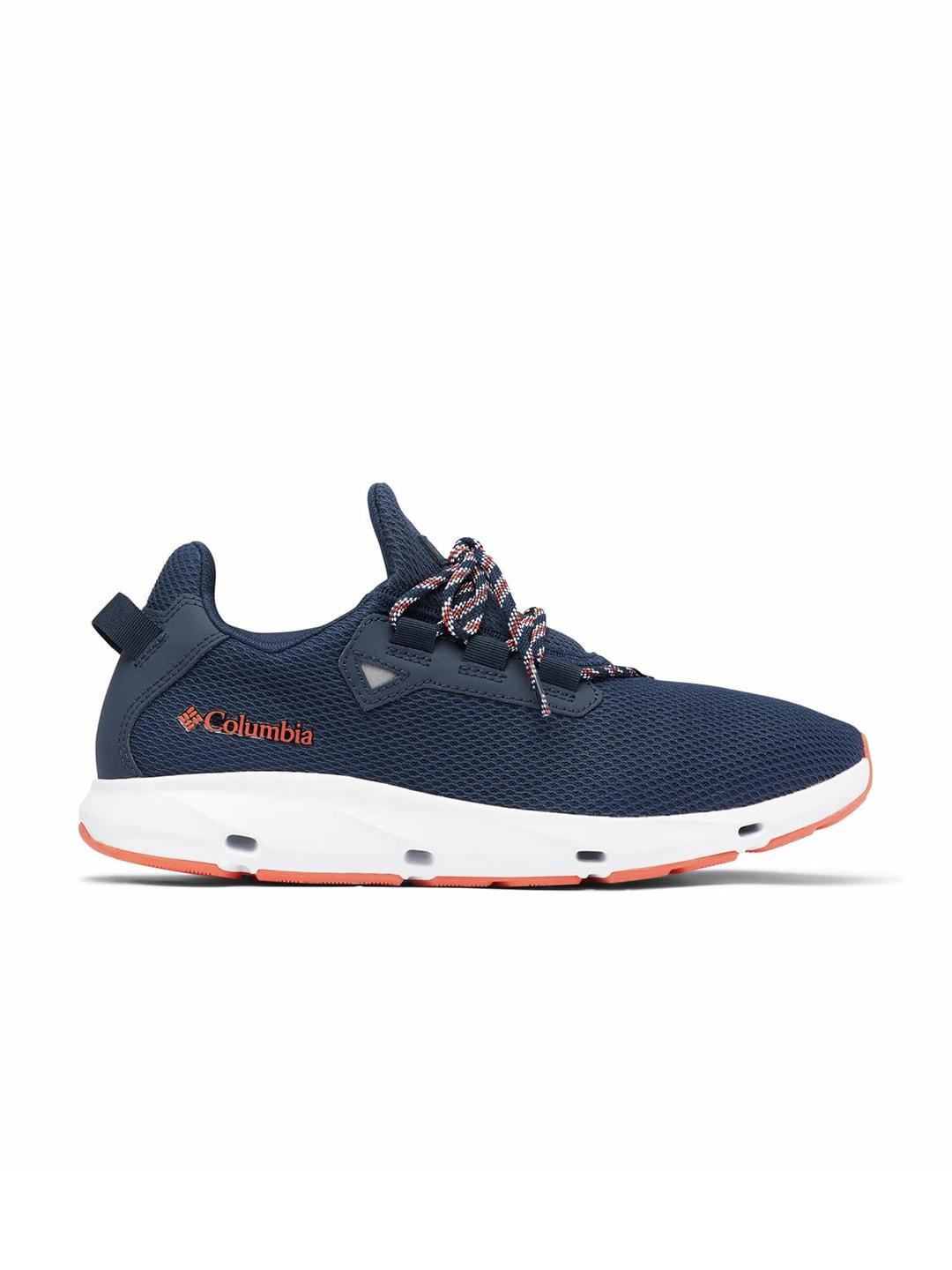 A Men Wearing Columbia Men Blue COLUMBIA VENT AERO