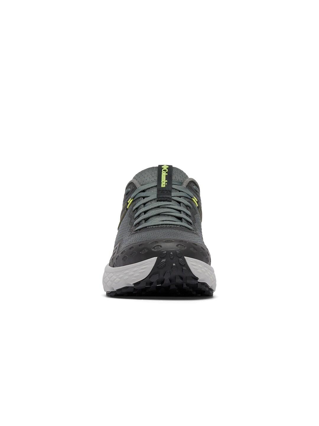 A Men Wearing Columbia Men Grey KONOS TRS
