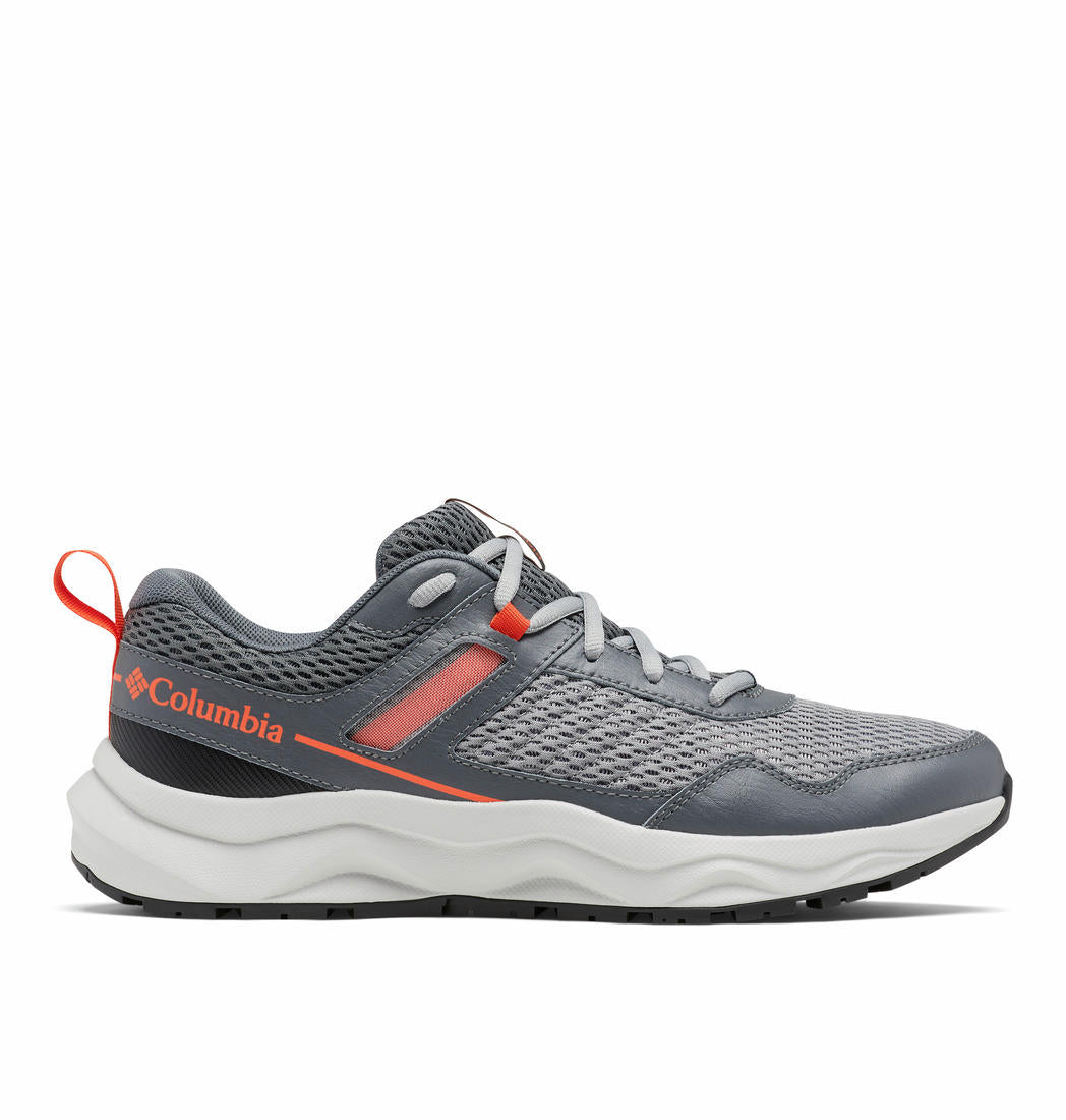A Men Wearing Columbia Men Grey PLATEAU