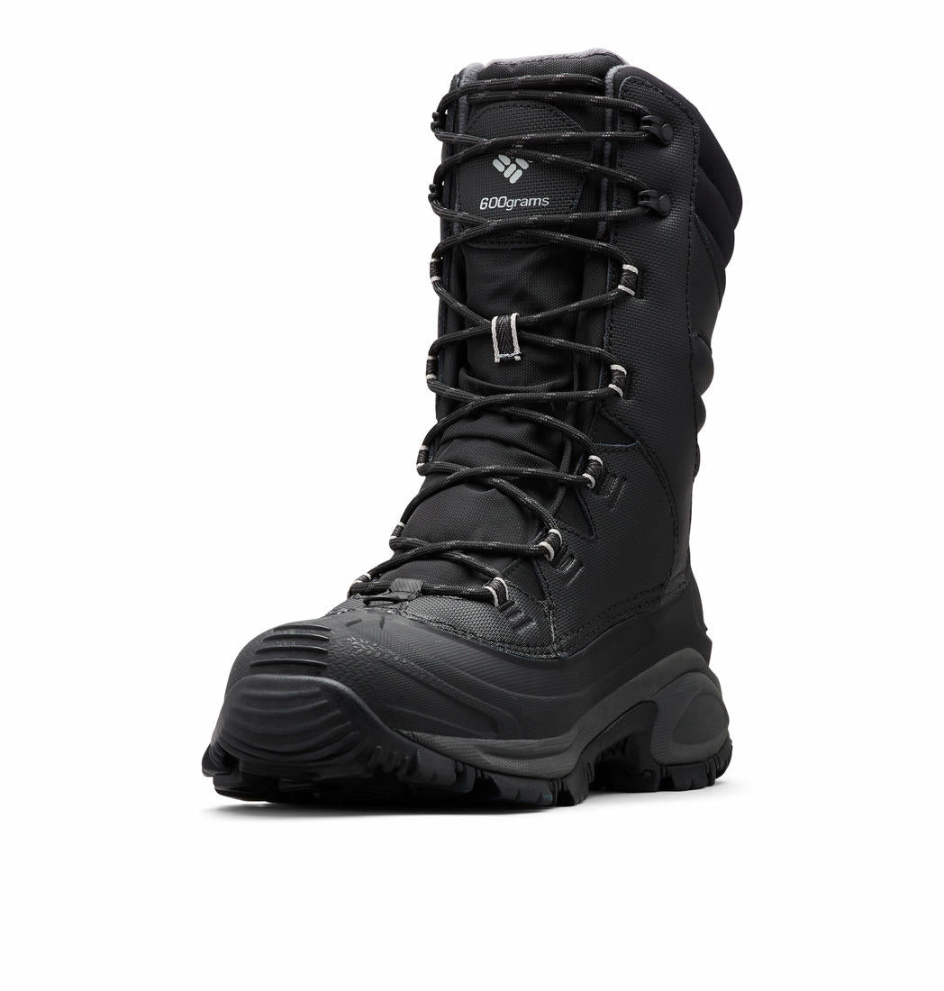 A Men Wearing Columbia Men Black BUGABOOT III X