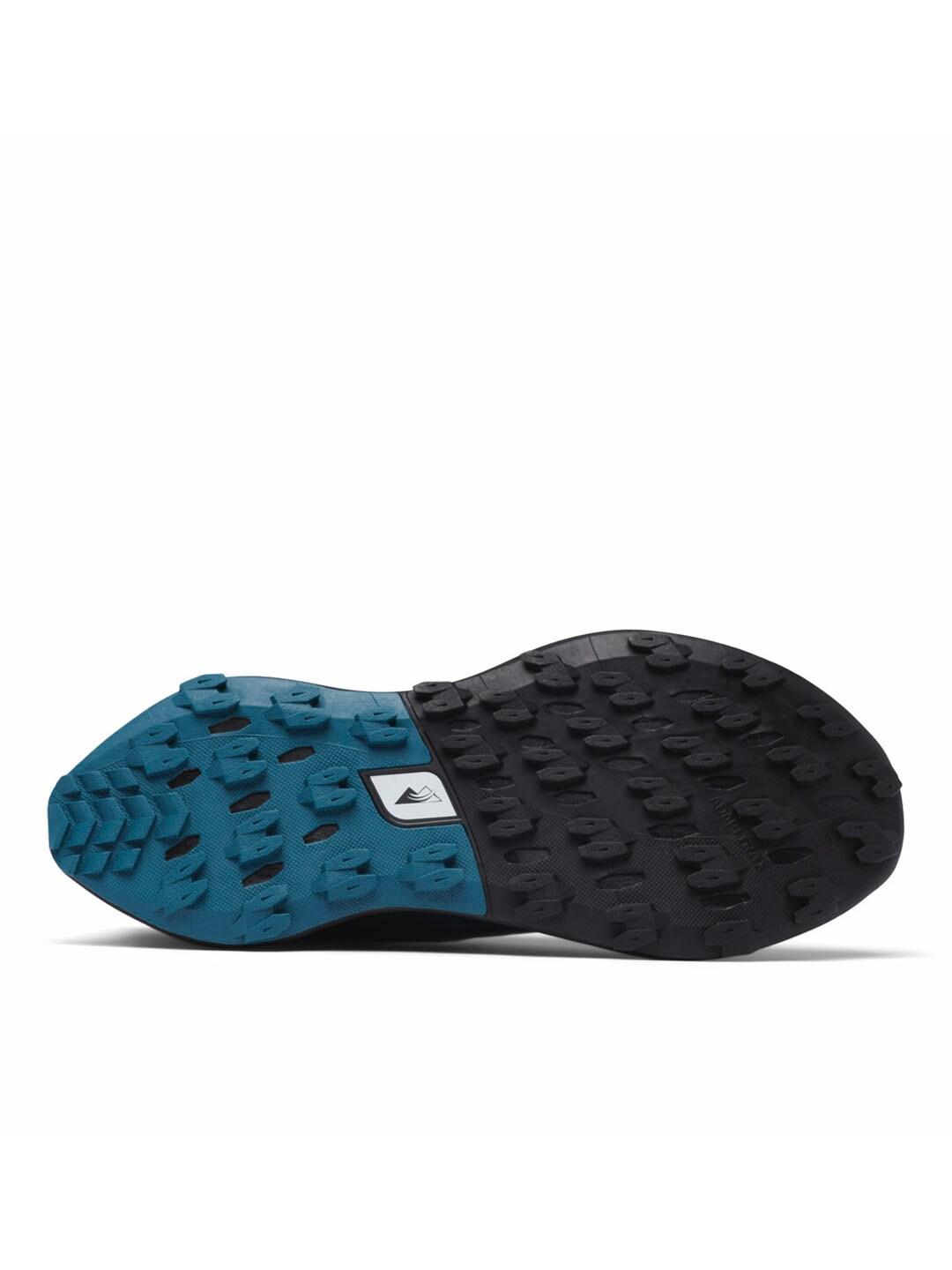 A Men Wearing Columbia Men Black MONTRAIL TRINITY FKT