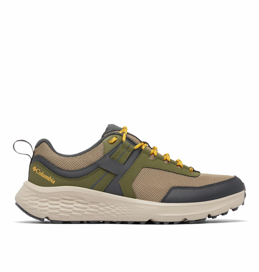 A Men Wearing Columbia Men Green KONOS LOW