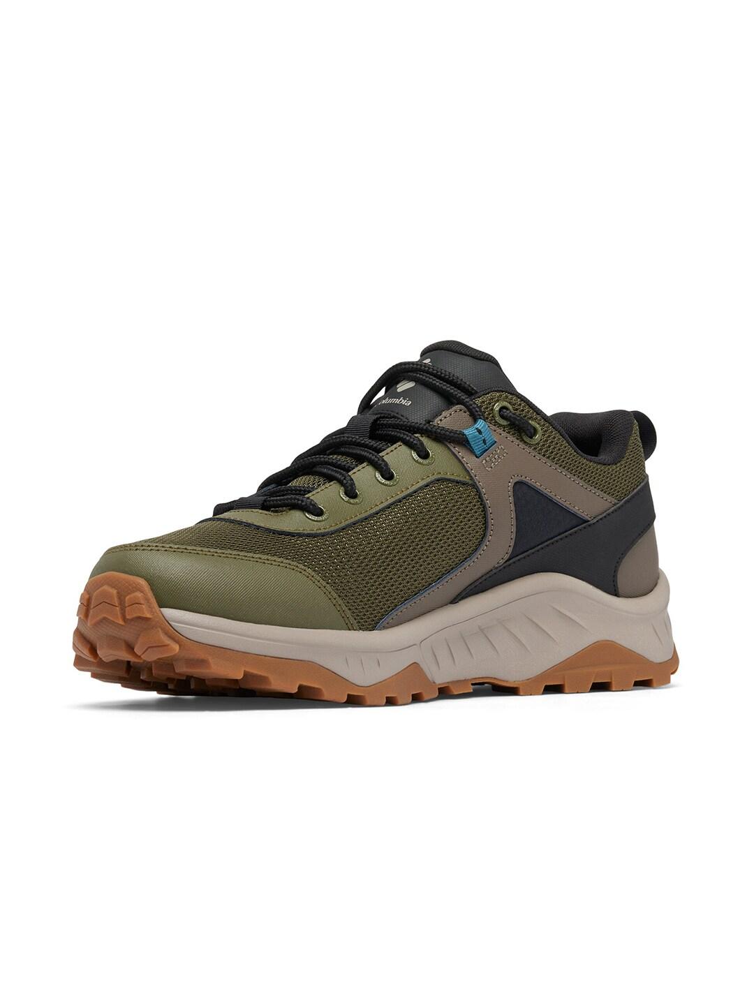 A Men Wearing Columbia Men Green TRAILSTORM ASCEND WP