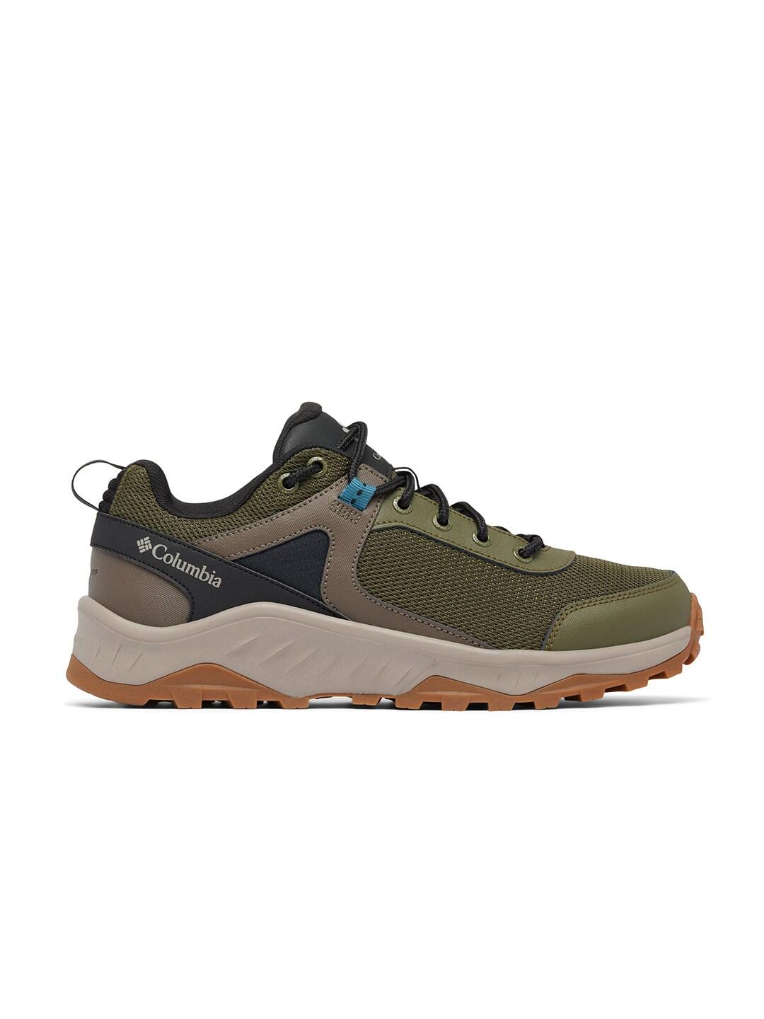 A Men Wearing Columbia Men Green TRAILSTORM ASCEND WP
