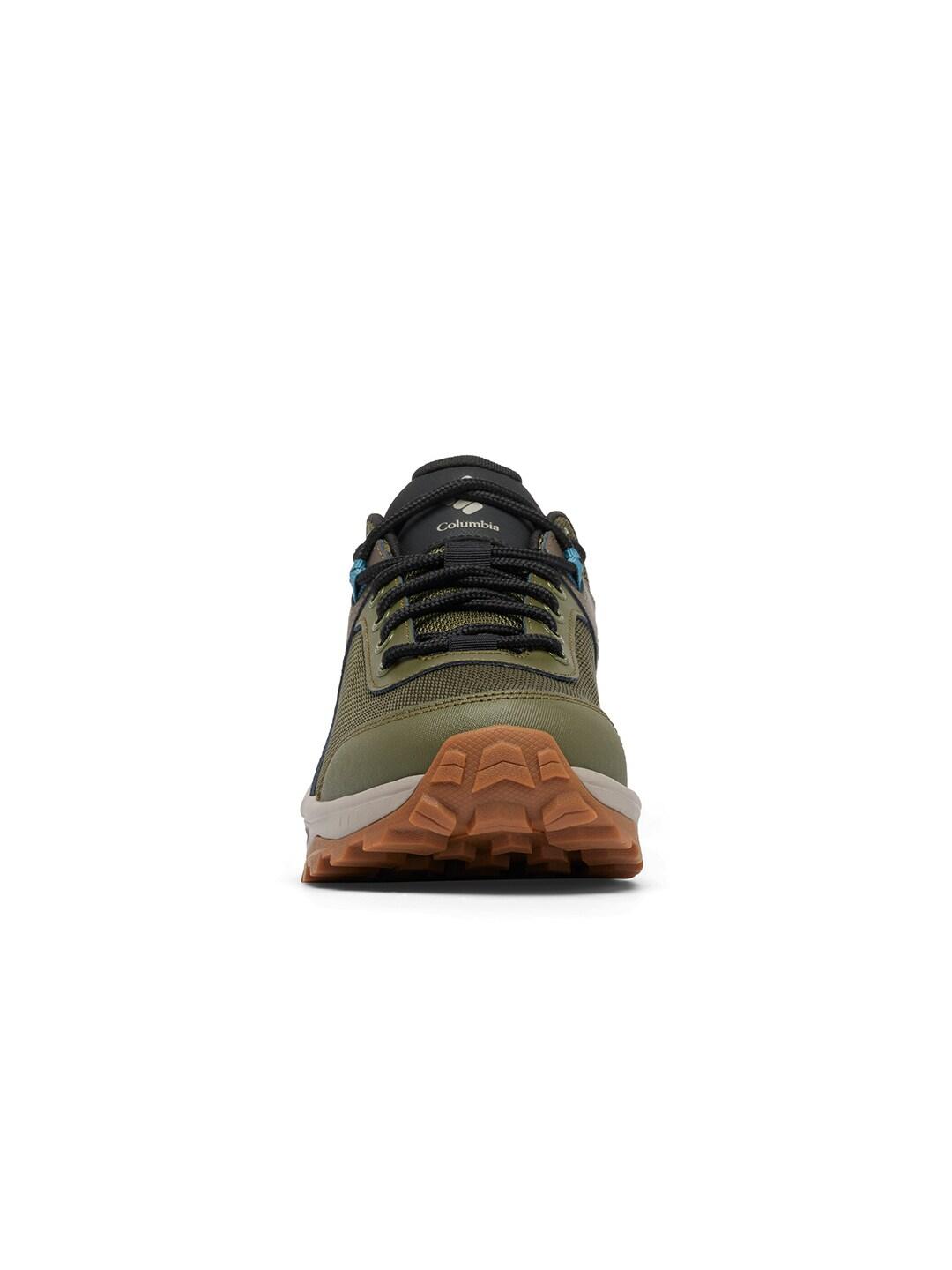 A Men Wearing Columbia Men Green TRAILSTORM ASCEND WP