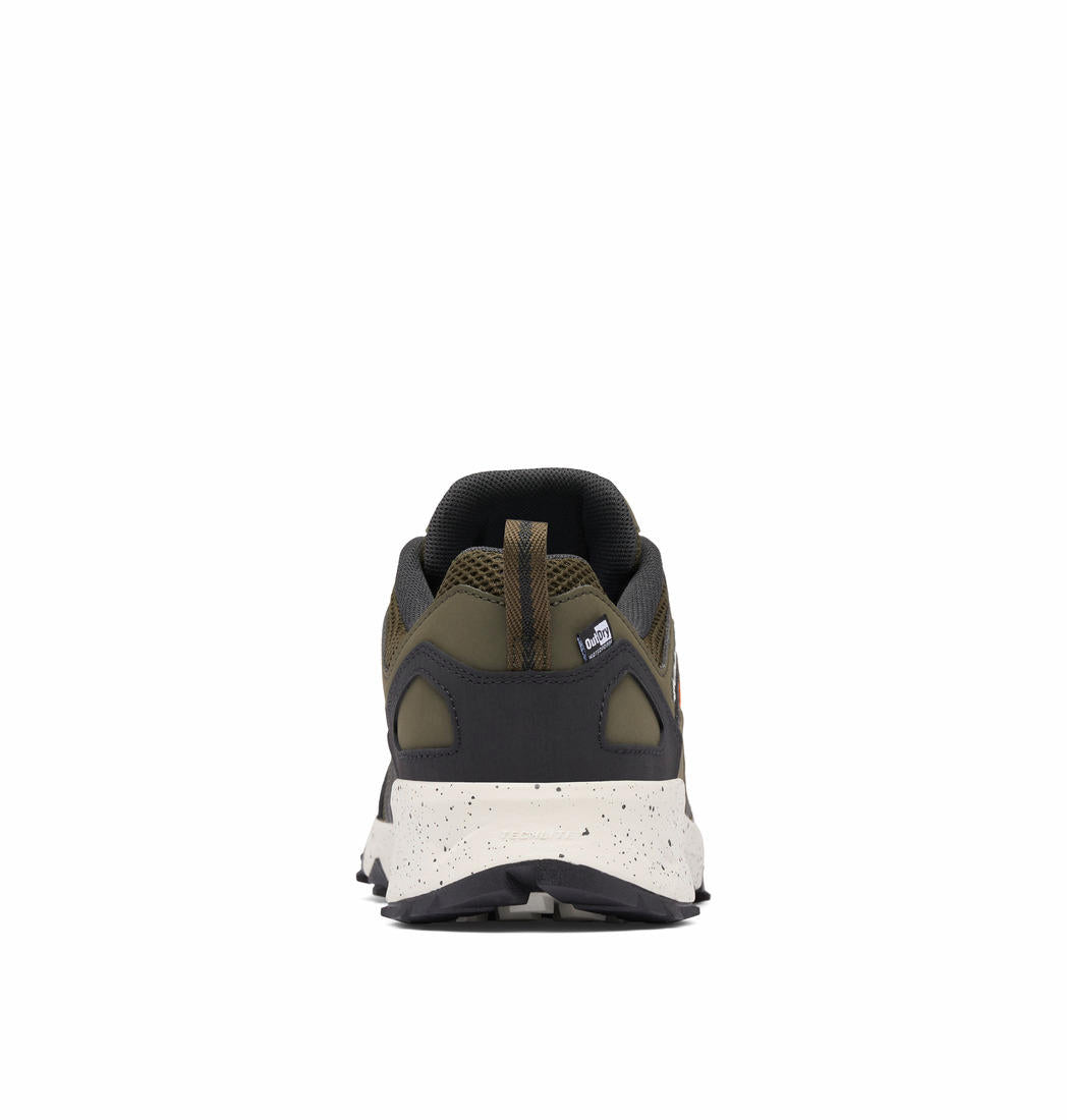 A Men Wearing Columbia Men Green PEAKFREAK II OUTDRY