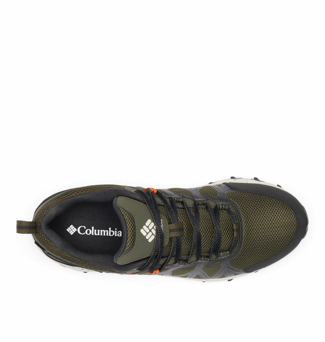 A Men Wearing Columbia Men Green PEAKFREAK II OUTDRY