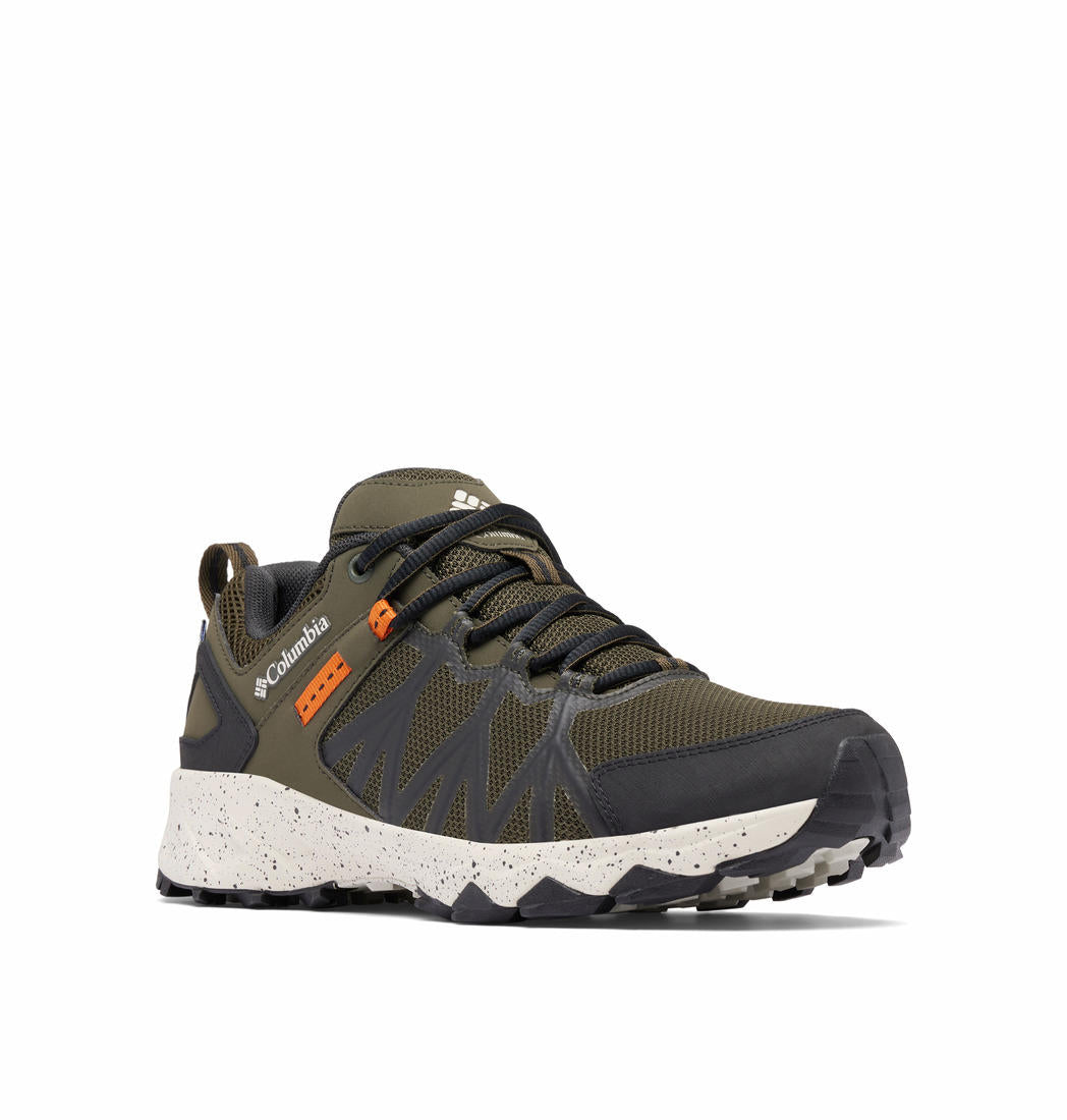 A Men Wearing Columbia Men Green PEAKFREAK II OUTDRY