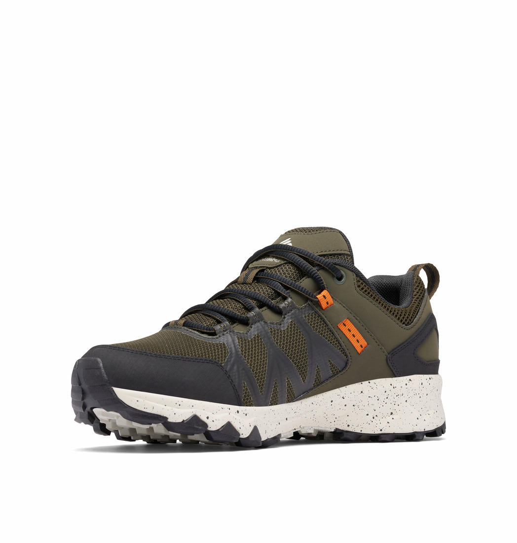 A Men Wearing Columbia Men Green PEAKFREAK II OUTDRY