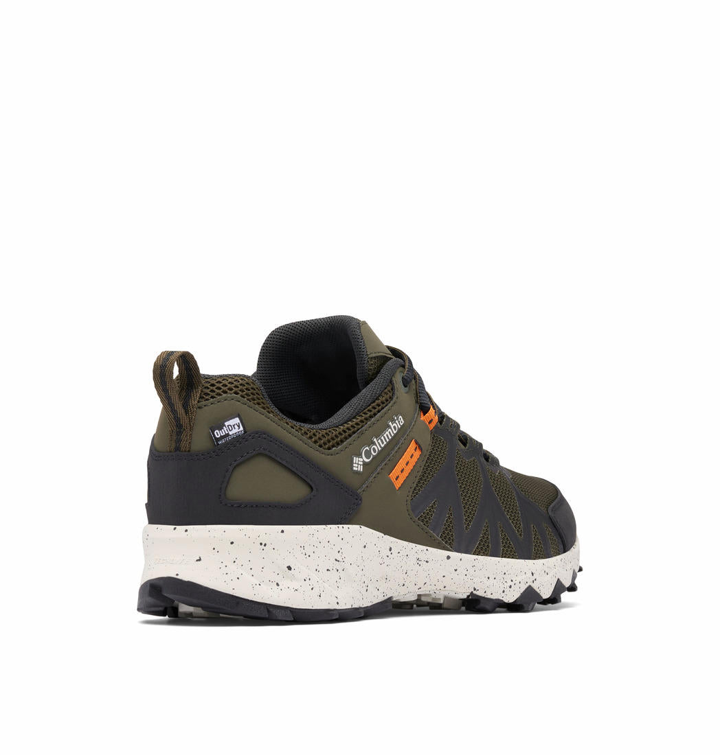 A Men Wearing Columbia Men Green PEAKFREAK II OUTDRY