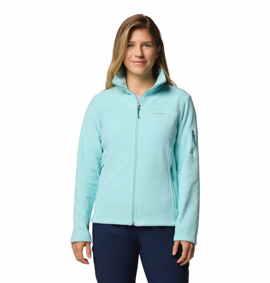 A Women Wearing Columbia Women Green Fast Trek II Jacket