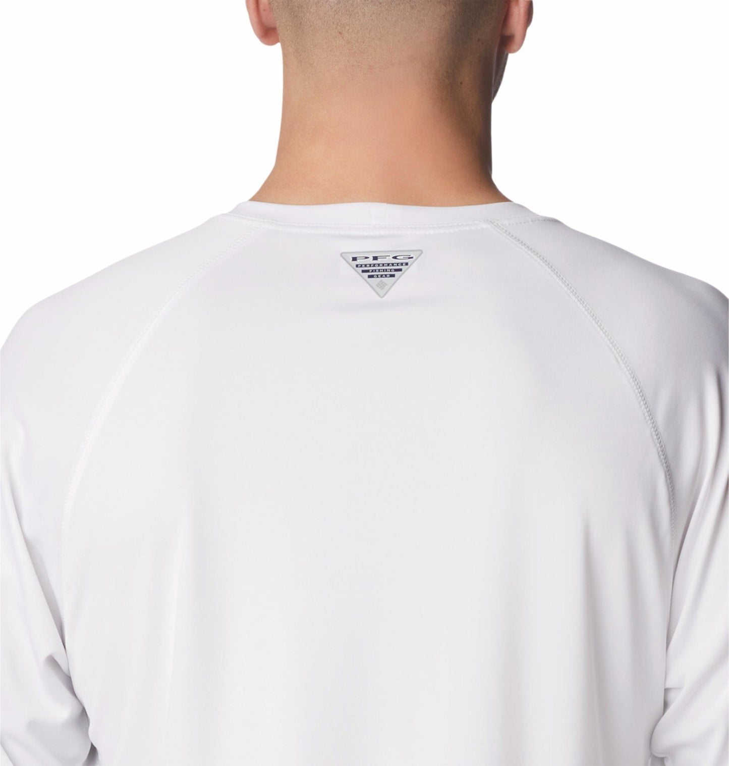 A Men Wearing Columbia Men White Terminal Tackle LS Shirt (Sun Protection)