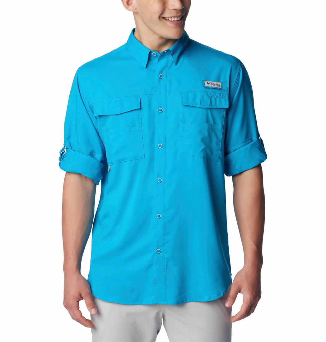A Men Wearing Columbia Men Blue Blood and Guts IV Woven LS (Sun Protection)