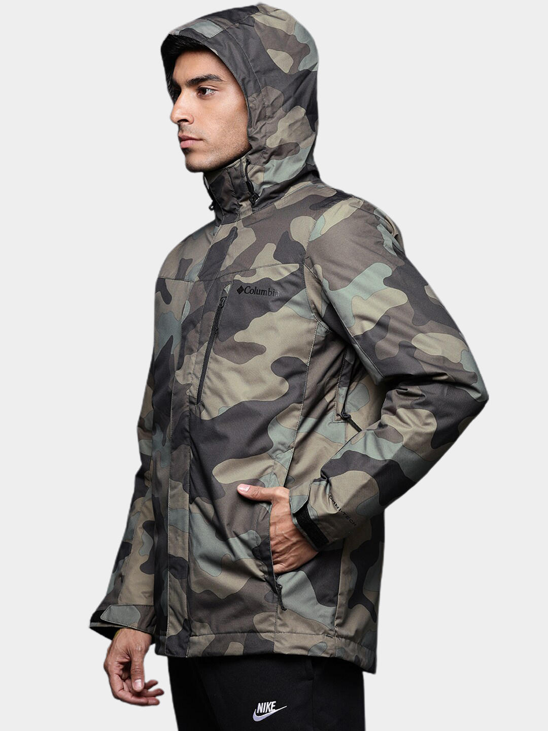 A Men Wearing Columbia Men Green Whirlibird IV Interchange Jacket