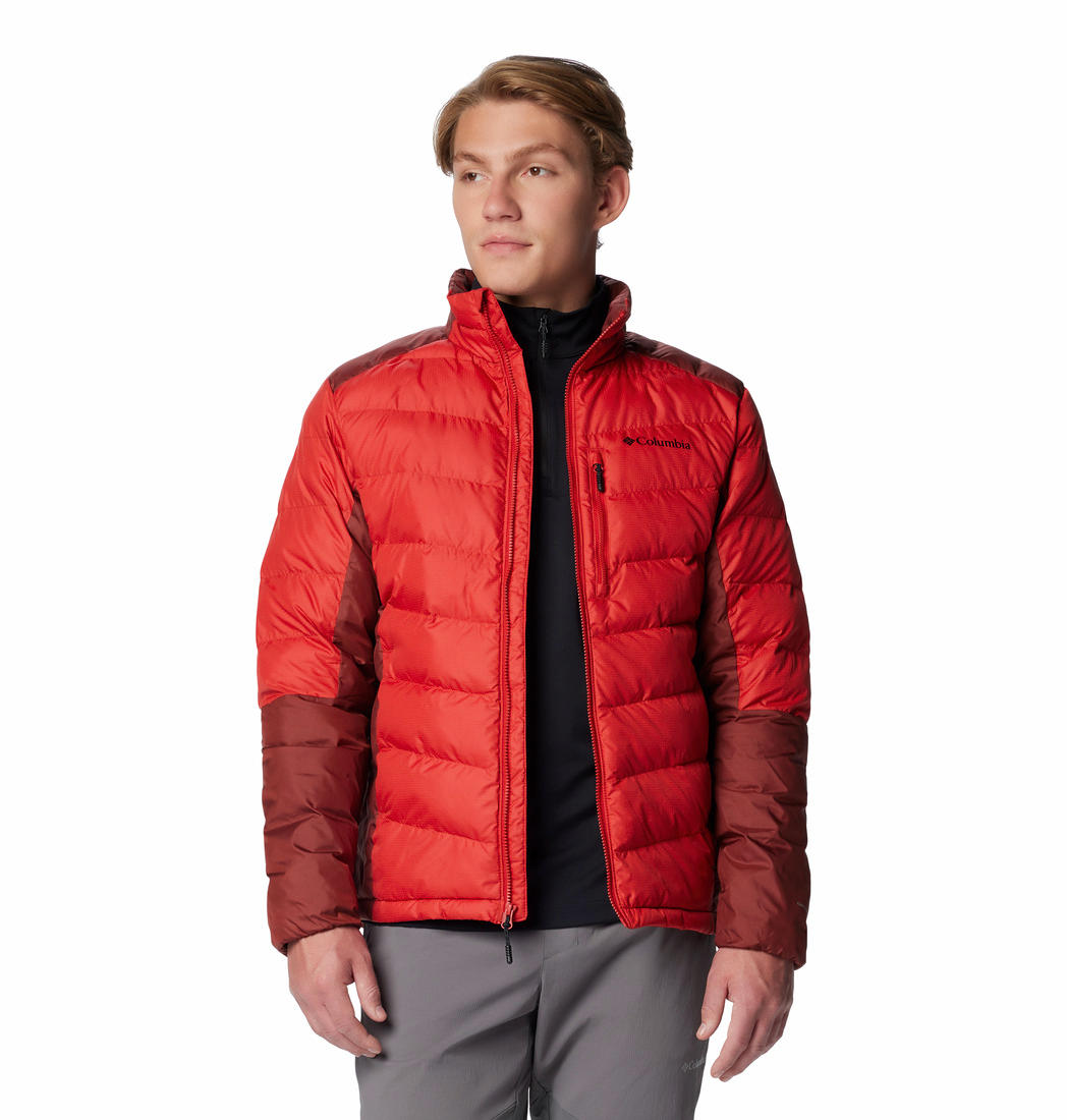 A Men Wearing Columbia Men Red Labyrinth Loop II Jacket