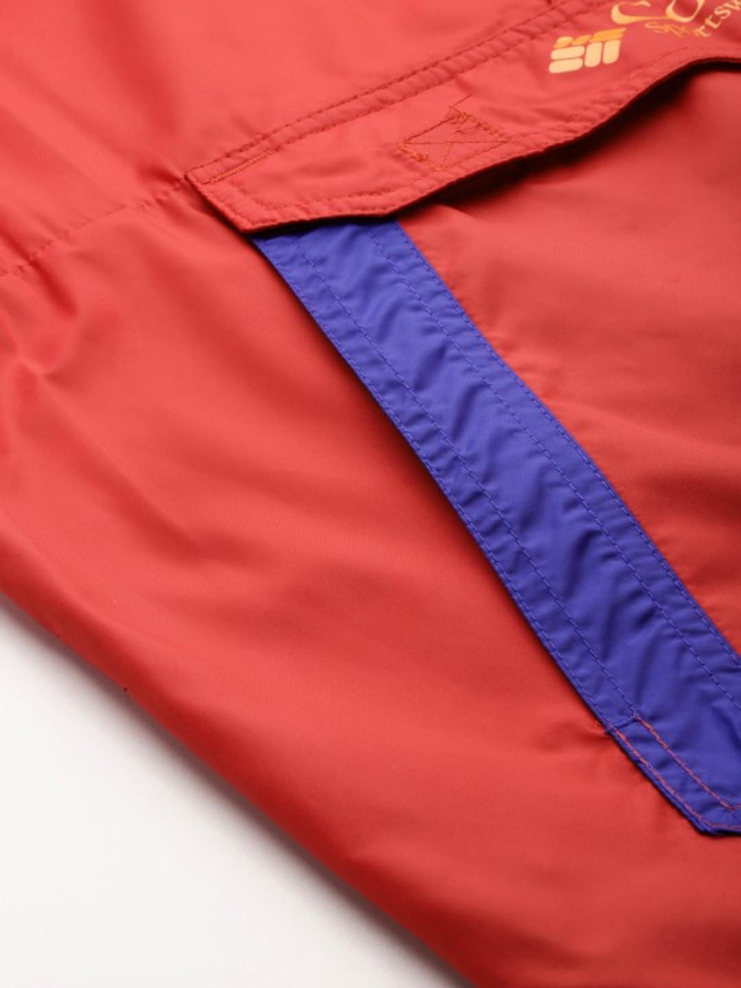 A Men Wearing Columbia Men Red Challenger II Windbreaker