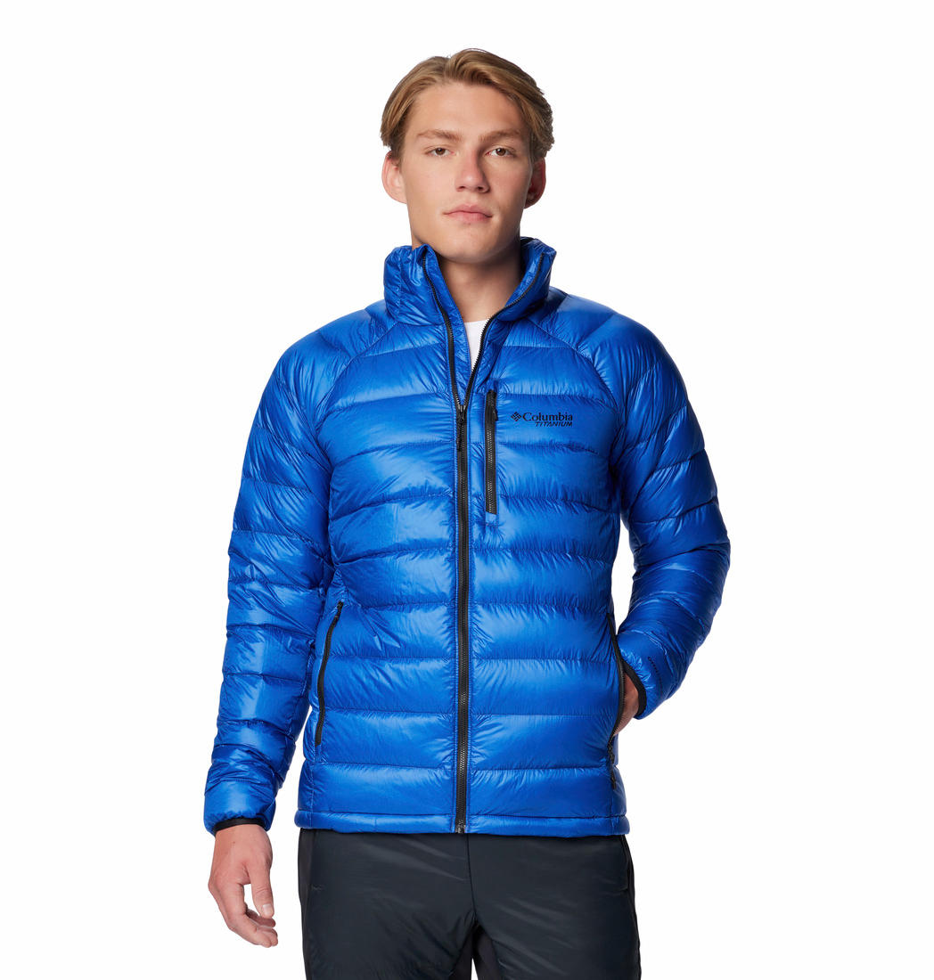 A Men Wearing Columbia Men Blue Arctic Crest Down Jacket