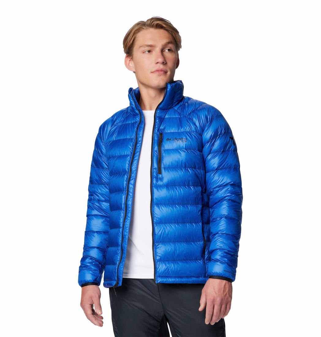 A Men Wearing Columbia Men Blue Arctic Crest Down Jacket