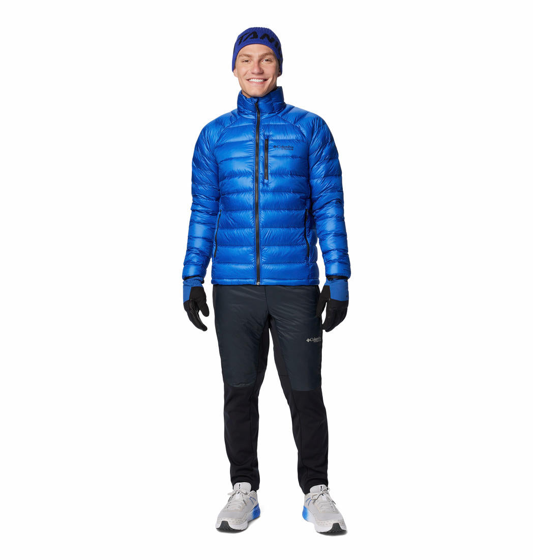 A Men Wearing Columbia Men Blue Arctic Crest Down Jacket