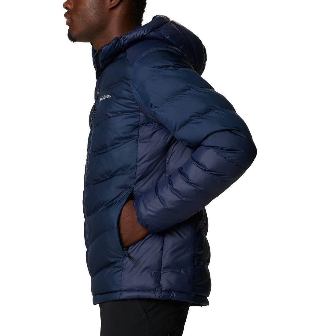 A Men Wearing Columbia Men Blue Labyrinth Loop Hooded Jacket
