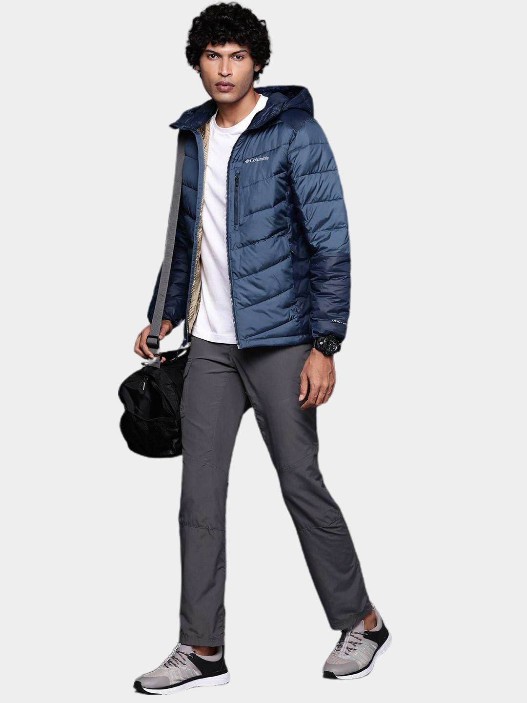 A Men Wearing Columbia Men Blue Labyrinth Loop Hooded Jacket