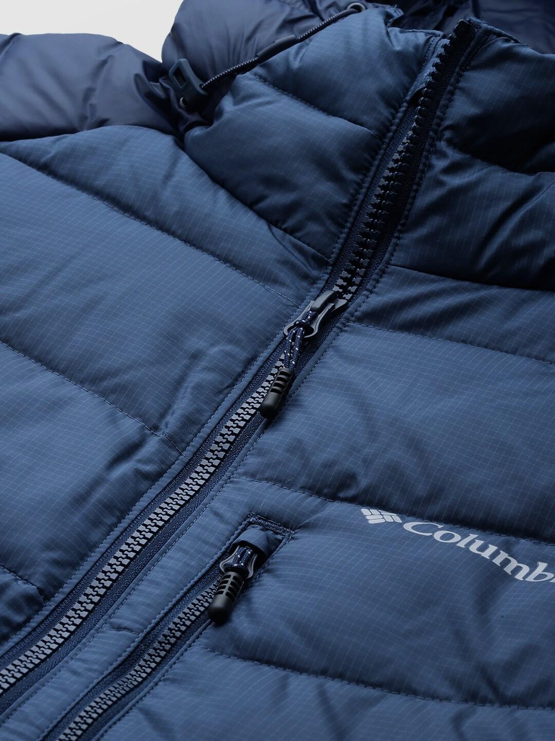 A Men Wearing Columbia Men Blue Labyrinth Loop Hooded Jacket