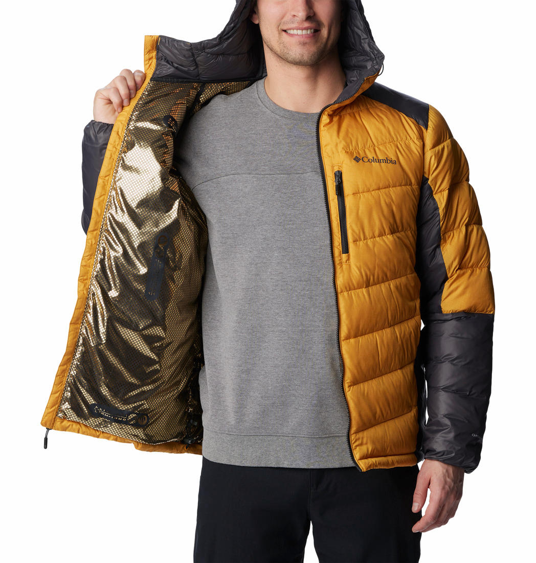 A Men Wearing Columbia Men Yellow Labyrinth Loop Hooded Jacket