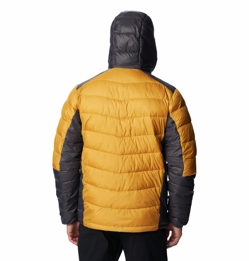 A Men Wearing Columbia Men Yellow Labyrinth Loop Hooded Jacket