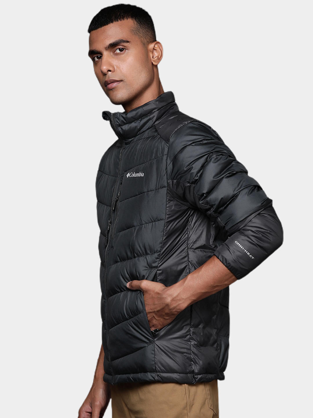 A Men Wearing Columbia Men Black Labyrinth Loop Jacket