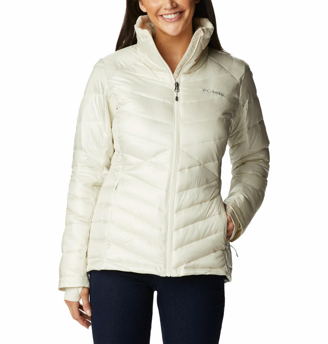 A Women Wearing Columbia Women White Joy Peak Jacket